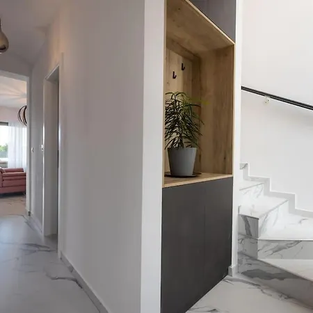 Eva Vikendica Kastela