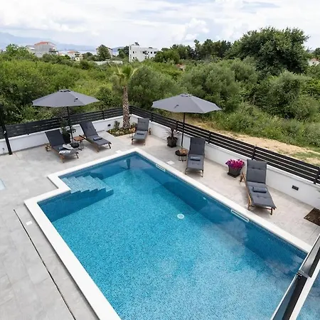 Holiday home Eva *