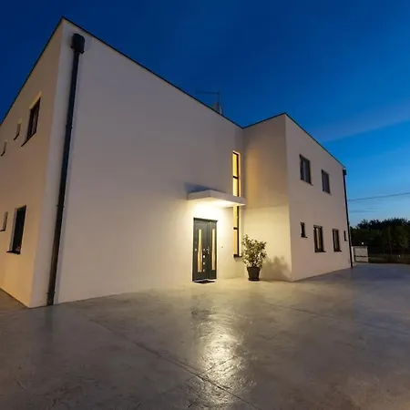 Eva Vikendica Kastela